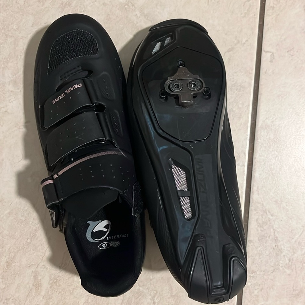 Pearl Izumi Interface cycling shoes